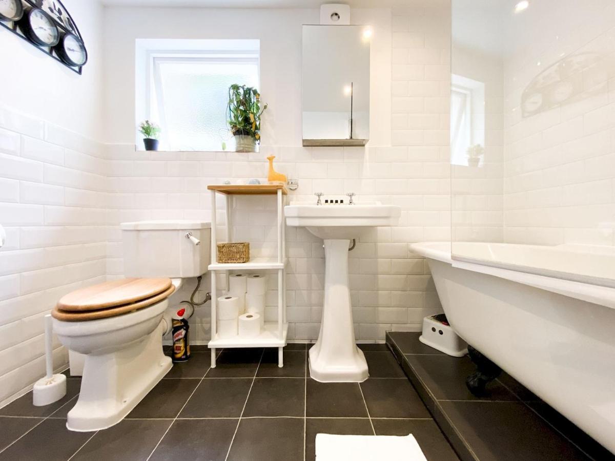 Pass The Keys Garden Apartment In Stockwell Londra Dış mekan fotoğraf