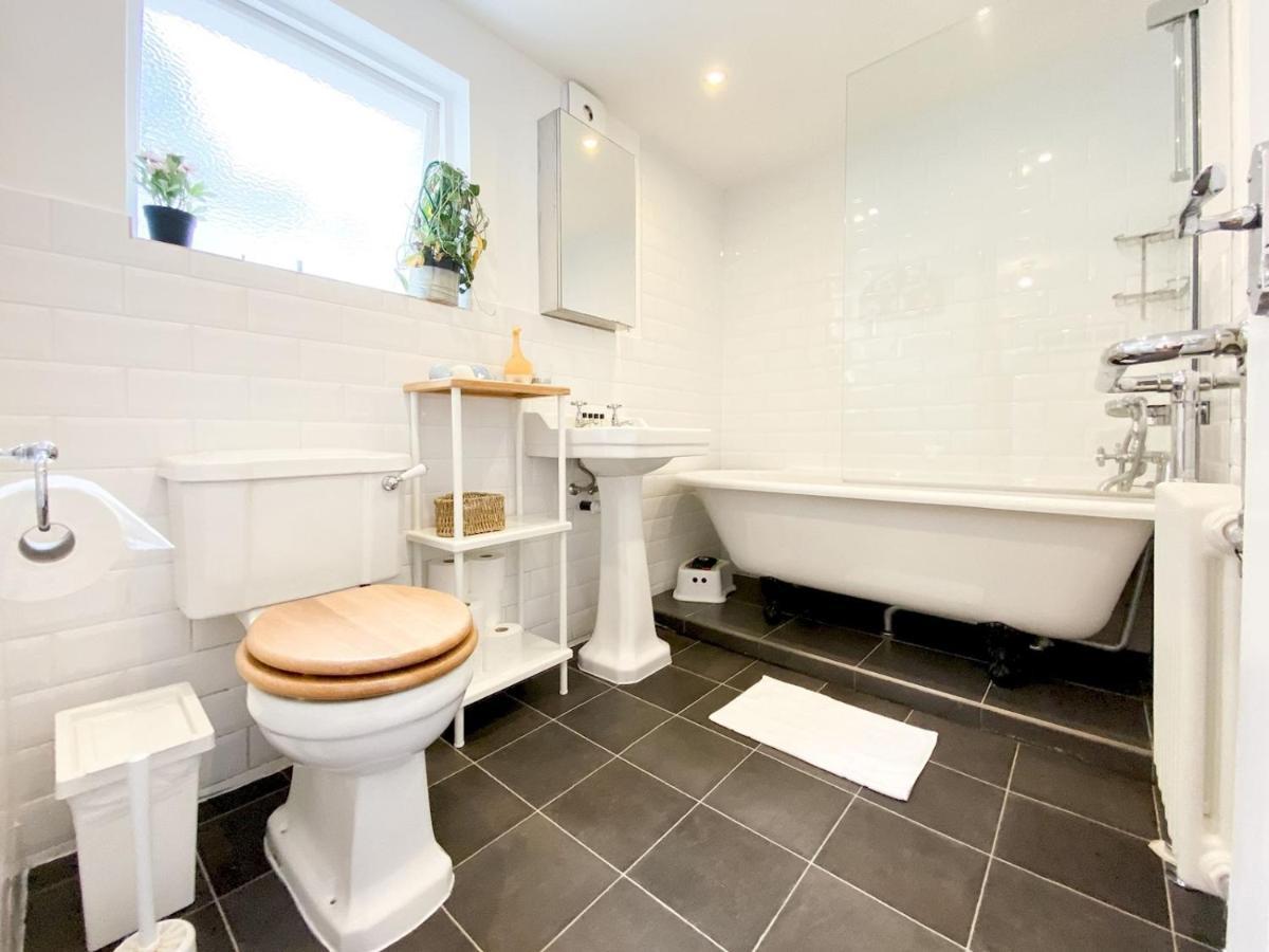 Pass The Keys Garden Apartment In Stockwell Londra Dış mekan fotoğraf